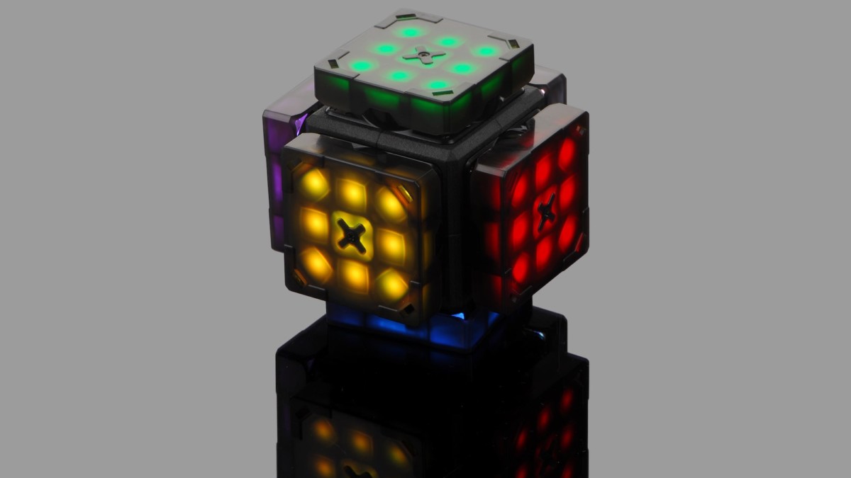 eX-Mars the World's First Intelligent Robot Cube 